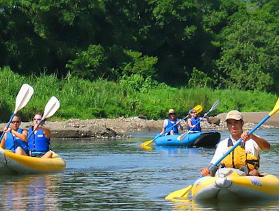 Safari Float by Kayak on Rio Penas Blancas