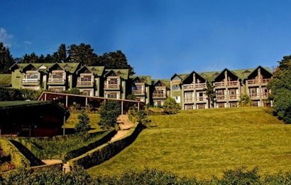 Set on a hillside overlooking Monteverde and beyond, El Establo Mountain Hotel is the largest hotel in town.