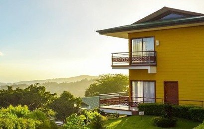 Sitting on a hillside overlooking the village of Santa Elena, the Ficus Hotel provides sweeping views of the cloud forest and rural Costa Rica.