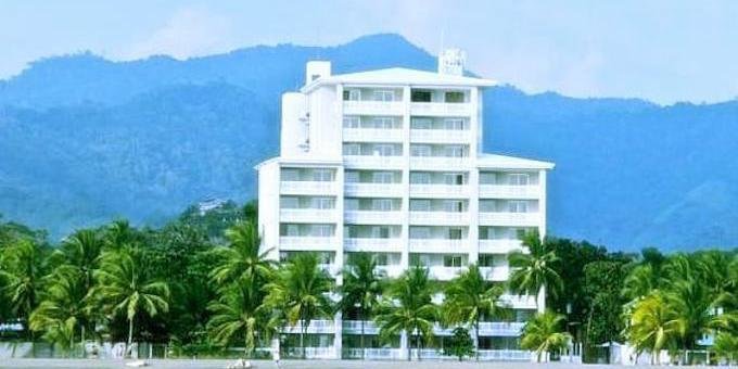 The Palms Condominiums is a luxury beach front condo resort located at Playa Jaco.  Hotel amenities include a swimming pool, concierge, and the internet.