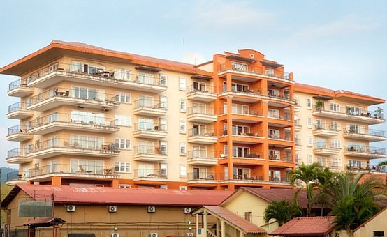 The Vista Mar Penthouse is a luxury ocean view condo villa located located in Jaco. Amenities include 5 bedrooms, 5.5 bathrooms, spacious living and dining room, swimming pool and sweeping ocean view.