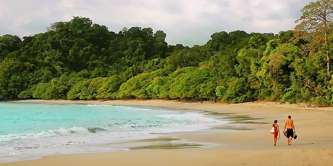 A gorgeous beach scene of Manuel Antonio