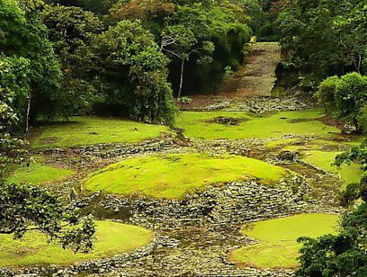 Guayabo Archeological Hike