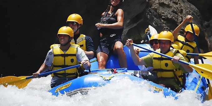 Whitewater rafting on the amazing Rio Pacuare