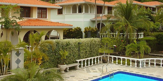 Villa del Sueno is a boutique style hotel located near the beach area of Playa Hermosa.  Hotel amenities include pool, restaurant, and bar.