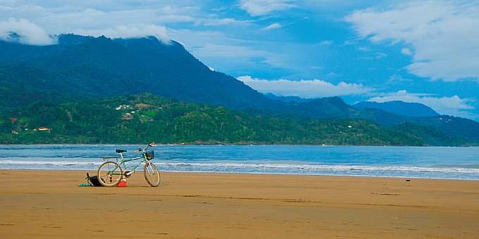A bicycle on the beach in Uvita