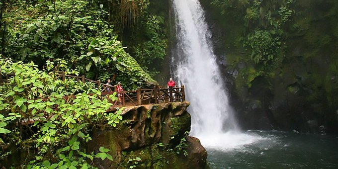 LA PAZ WATERFALL GARDENS TOUR - PEACE LODGE