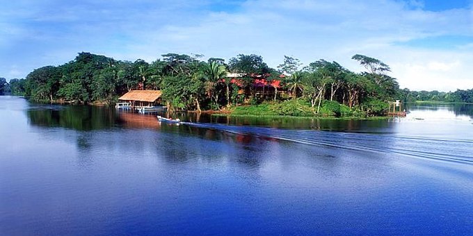 Rio Indio Lodge is an eco-lodge specializing in sport fishing located in Barra del Colorado. Hotel amenities include bar, swimming pool, restaurant, internet access, trails, kayaks, marina and heliport.