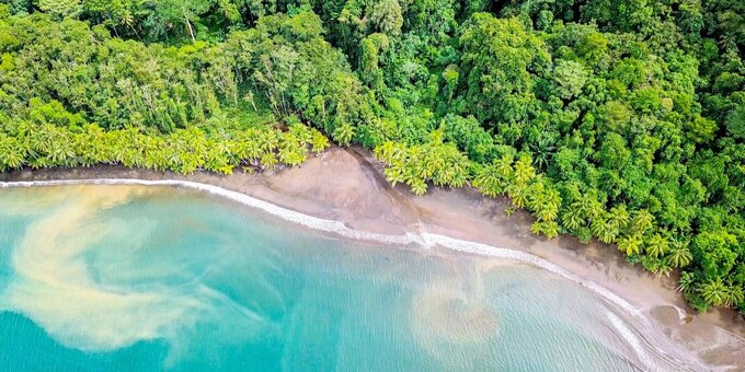 A beautiful shot from a Costa Rican beach