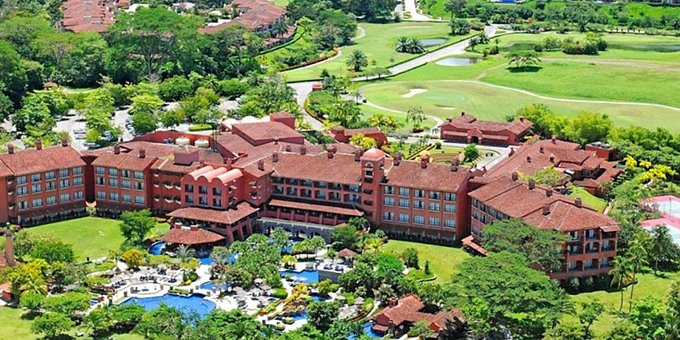 Los Suenos Marriott Ocean and Golf Resort is a luxury resort located in Playa Herradura, near Jaco. Hotel amenities include restaurants and lounges, fitness center, spa, bar, swimming pools, casino, concierge, room service, wireless internet access, meeting rooms and valet parking.