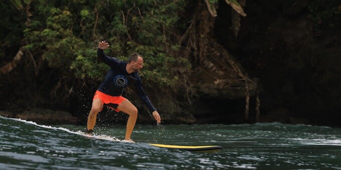 SURF LESSON - PUERTO VIEJO SURF CAMP