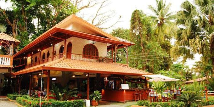 Hotel Villa Bosque is a small budget-friendly hotel located within a few minutes walk of the beach and national park.  Hotel amenities include a swimming pool, restaurant, bar, internet, and tropical gardens.