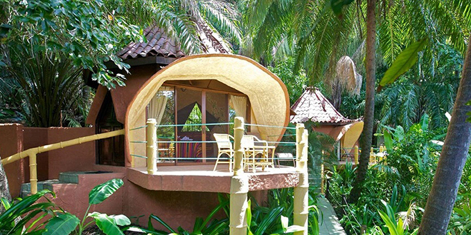 Ylang Ylang Resort is a romantic beach front boutique resort located on Playa Montezuma.  Hotel amenities include swimming pool, restaurant, bar, spa, hammocks, tropical gardens, luggage transfer to and from village, and internet.