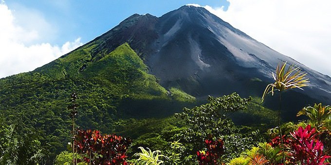 From a neon blue river to perfectly cone-shaped volcanoes and peaceful mountain villages that look like ski resort towns set in the tropics, Costa Rica’s Northern Region is surely one of the reasons why this country is known as the “Central American Switzerland.