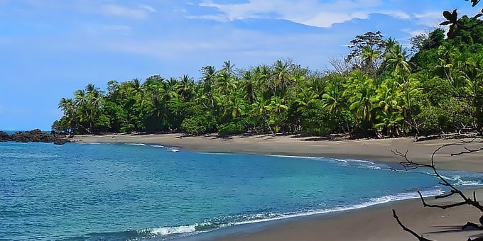 Drake Bay is located in the South Pacific which is a region of vast contrasts in weather.