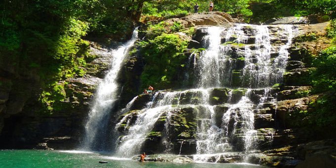 There are many beautiful waterfalls in Costa Rica.